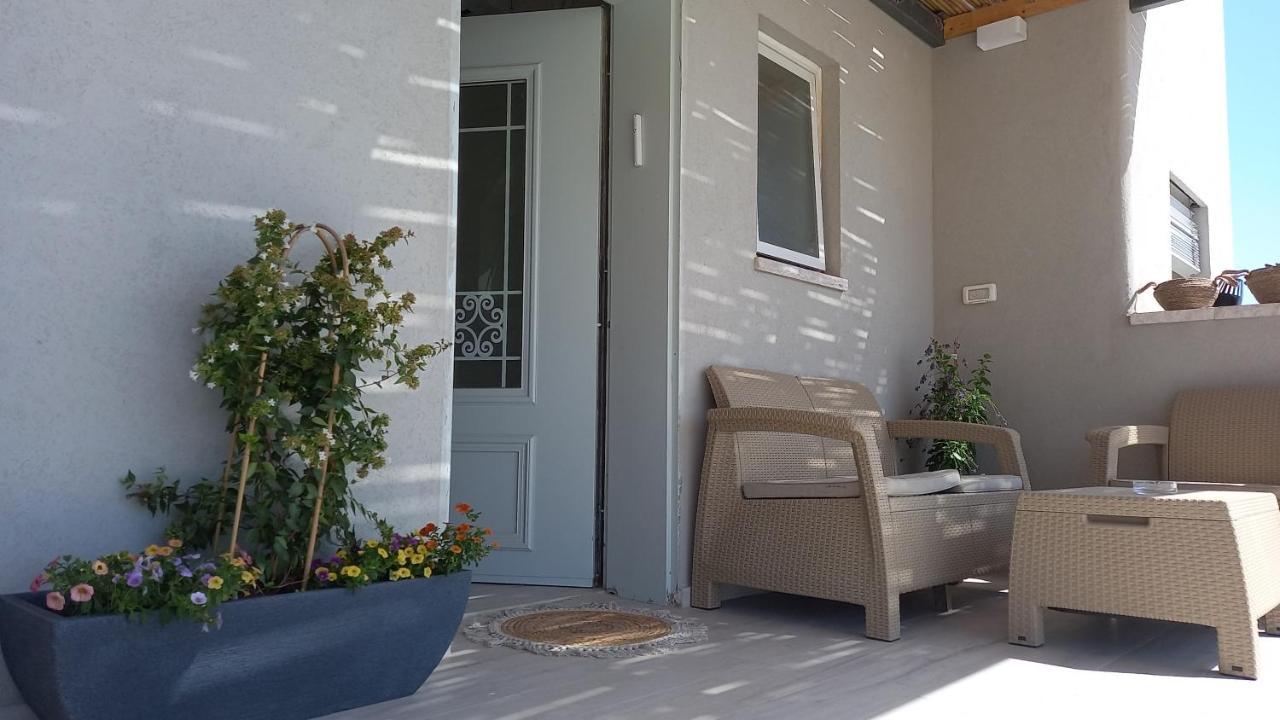 Apartamento בין הר ובין ים Avnat Exterior foto
